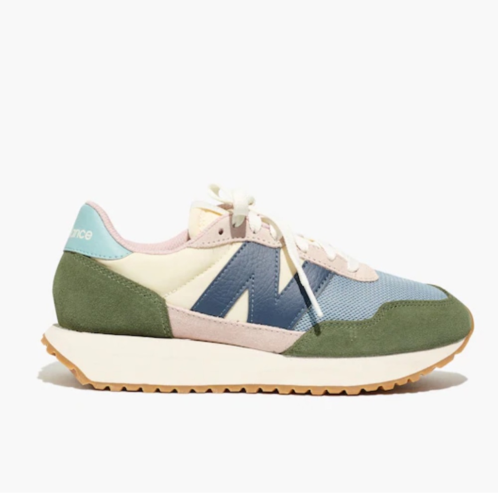 New Balance
New Balance 237 'Norway Spruce
Storm Blue'